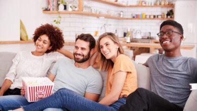 Groupoffriendsatmovienight
